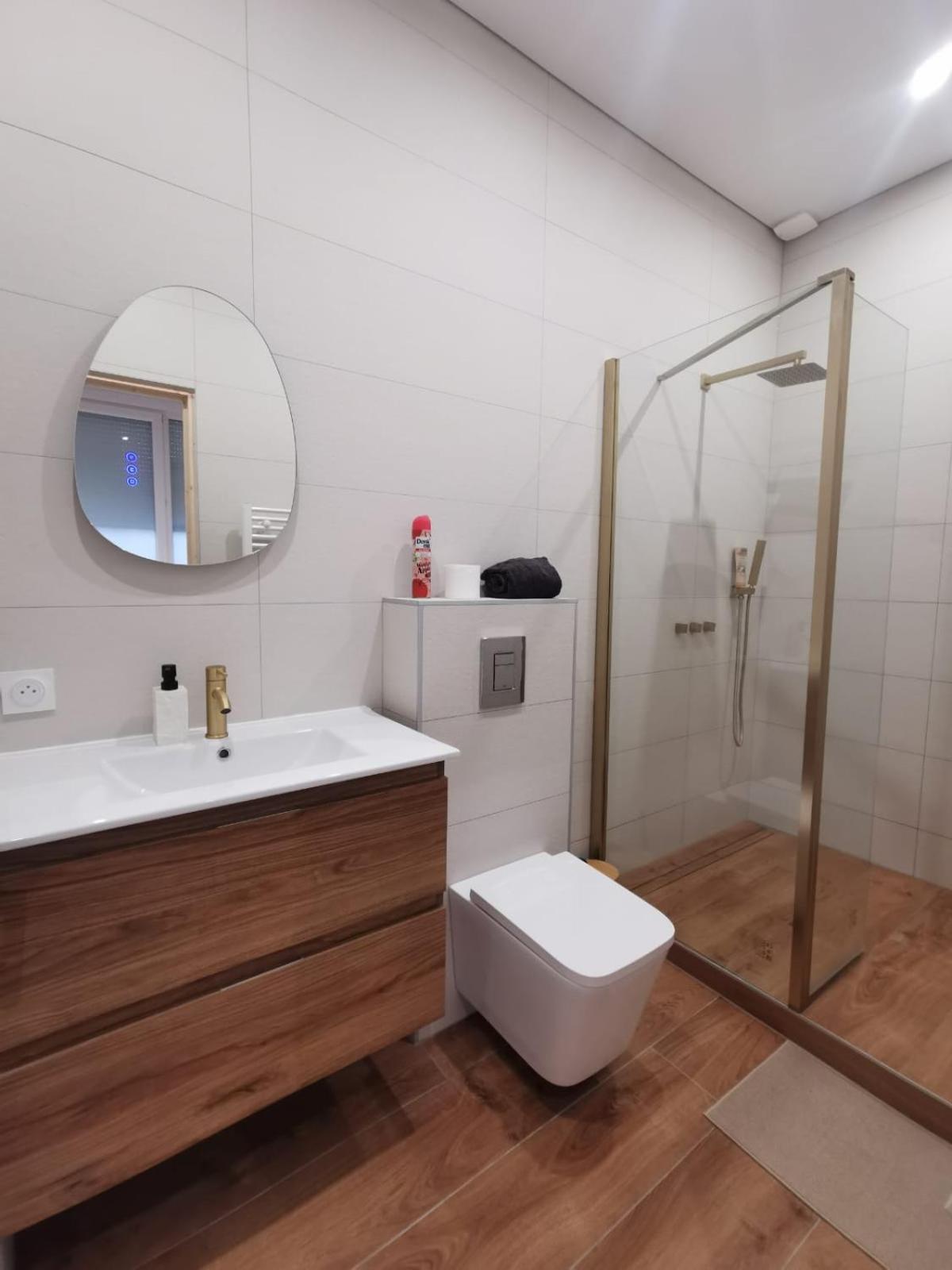 Le Strasbourgeois Moderne & Neuf Voyage En Alsace * Estrasburgo